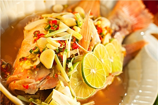 泰国食品,红鲷鱼,蒜,辣椒,柠檬草