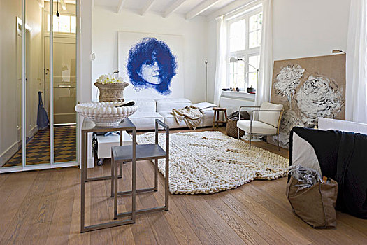 大,客厅,现代,桌子,椅子,正面,休闲,区域,亮光,地毯,头像,绘画,墙壁