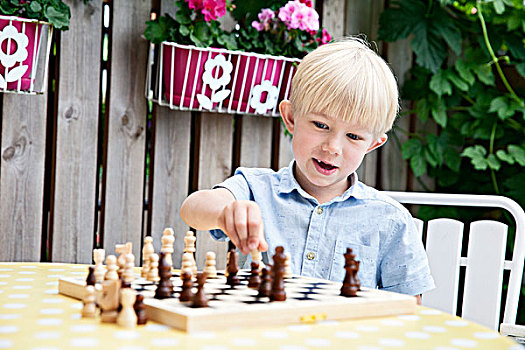 男孩,玩,下棋