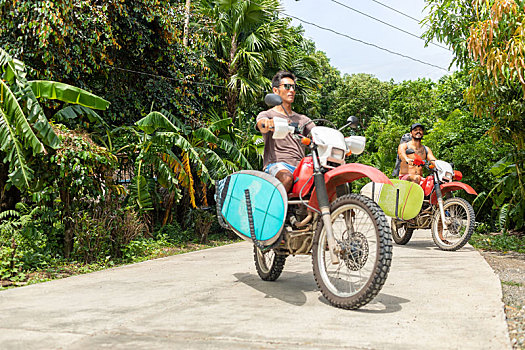 摩托车手,冲浪板,摩托车,菲律宾