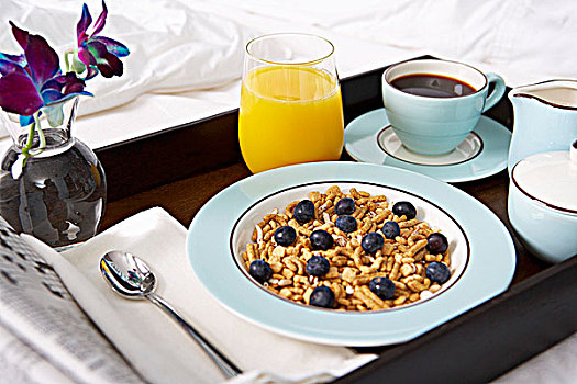 床上早餐,托盘,粮食,蓝莓,咖啡,果汁