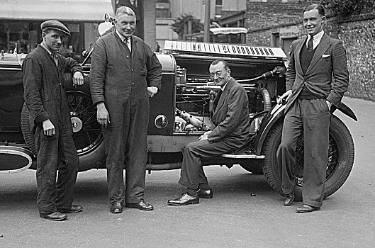 四个,男人,姿势,旁侧,汽车,艺术家