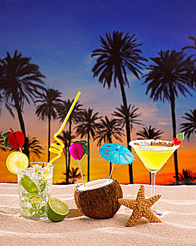 海滩,鸡尾酒,日落,棕榈树,沙子,薄荷叶松香,玛格丽塔酒,椰树