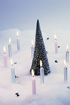 雪,冷杉,蜡烛,燃烧,圣诞节,彩球,圣诞时节,圣诞前夕,降临节,圣诞气氛,圣诞装饰,装饰,艺术,树,球,银色,静物,概念,舒适,烛光