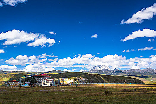 川西藏区田园风光