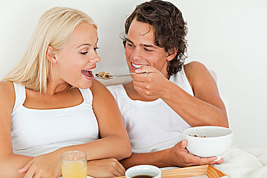 幸福伴侣,吃饭,早餐