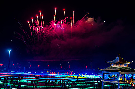 夜幕下的中国长春冰雪新天地冰雪景观