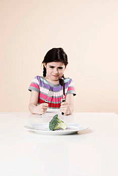 女孩,看,反感,花椰菜,盘子