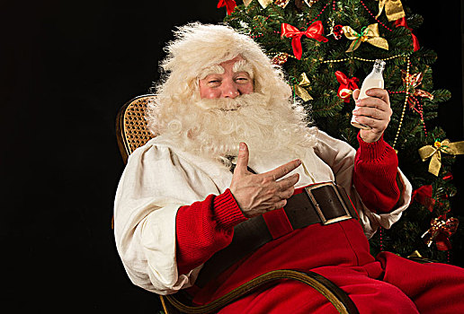 高兴,圣诞老人,喝,牛奶,玻璃瓶,圣诞树,在家