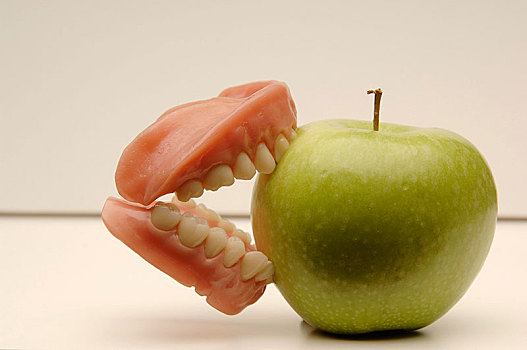 假牙,咬,青苹果