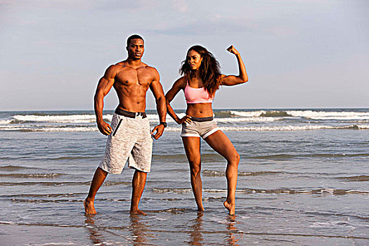 海滩,夫妻,屈曲肌肉,姿势