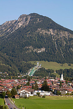 城镇景色,后面,跳台滑雪,奥伯斯多夫,阿尔卑斯山,巴伐利亚,德国,欧洲