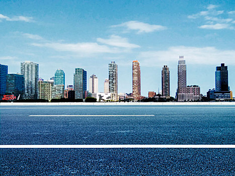 曼哈顿哈德逊河河岸建筑与沥青道路合成汽车广告素材