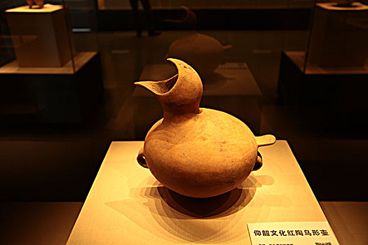 仰韶文化红陶鸟形壶