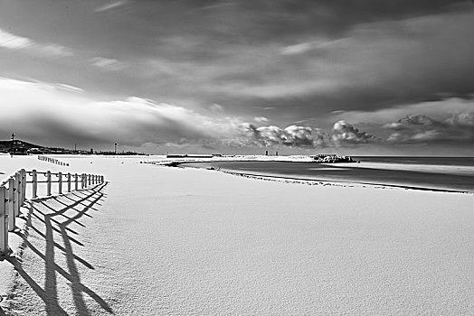 栅栏,积雪,海滩,靠近,海洋,冬天