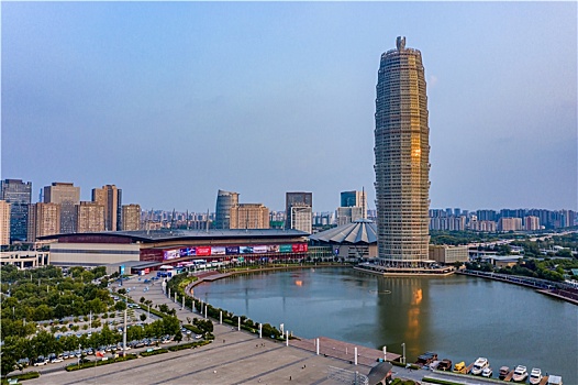 航拍河南省郑州市郑东新区cbd湖畔,大玉米,千玺广场,中原高楼
