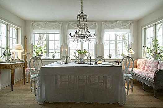 瑞典,餐厅,吊灯,悬吊,高处,餐桌,白色,桌布,围绕,椅子