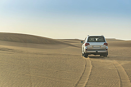 越野,交通工具,驾驶,上方,荒漠沙丘,迪拜,阿联酋