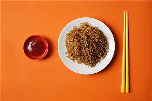 面条,盘子,筷子