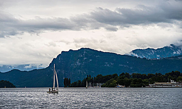 美丽的瑞士琉森湖