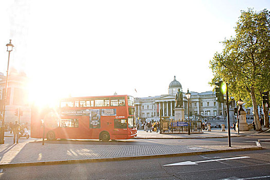 双层巴士,特拉法尔加广场,国家美术馆,伦敦,英格兰,英国,欧洲