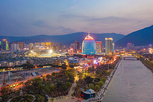 航拍云南大理市区夜景风光