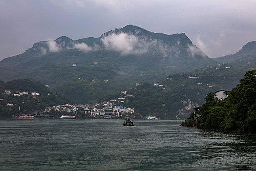 宜昌,三峡人家,长江,运输,航道,民俗,表演,风景,景点,旅游,高山,瀑布,河流,神秘,树木,植被,峡谷,壮观