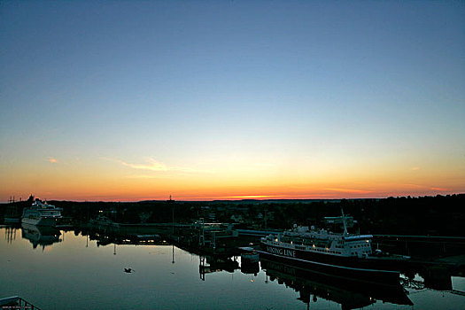 海湾码头,黎明