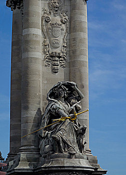 法国巴黎--亚历山大三世桥,左岸上游的桥塔基部,文艺复兴时期的法国,雕像