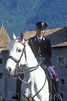 女警,骑马,意大利