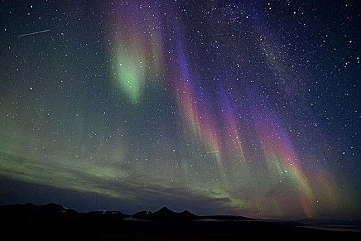 绿色,蓝色,紫色,北方,北极光,亮光,小路,两个,卫星,斯匹次卑尔根岛,斯瓦尔巴特群岛,挪威,斯堪的纳维亚,欧洲