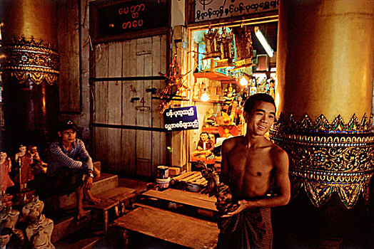 缅甸,仰光,两个男人,室内,大金寺