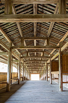 中式古建筑木结构长廊