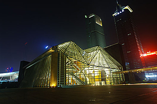 深圳夜景市民中心音乐厅图书馆路灯车流道路