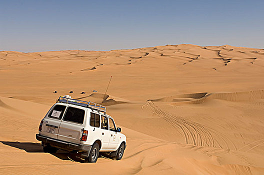 运动型多功能车,沙子,沙丘,奥巴里,撒哈拉沙漠,费赞,利比亚,北非