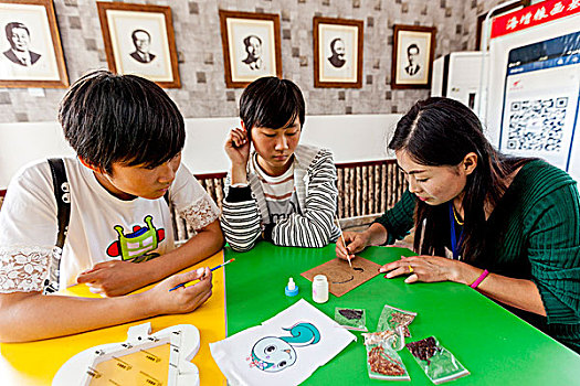 丑小鸭动画片