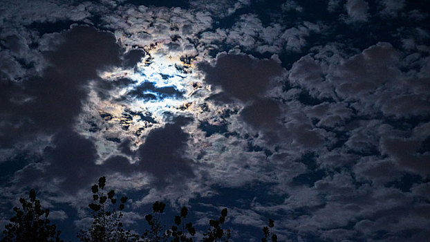 彩云追月美图欣赏图片