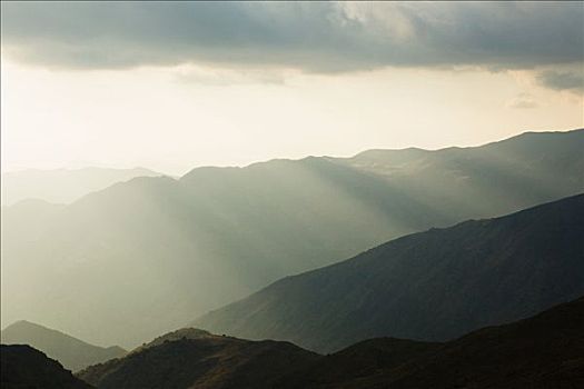 薄雾,上方,山峦