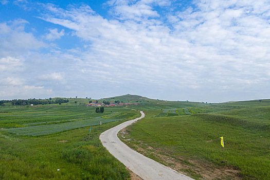 张北草原天路的美丽风景