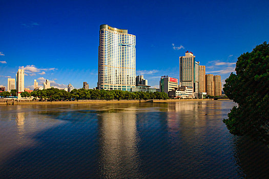 三江口,大楼,外景,江面,城市,高楼,蓝天