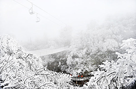 天门山雾凇雪景