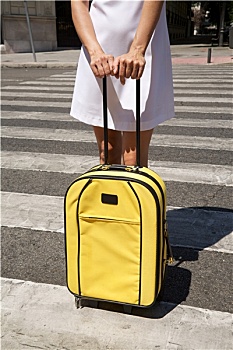 女人,黄色,手提箱,人行横道