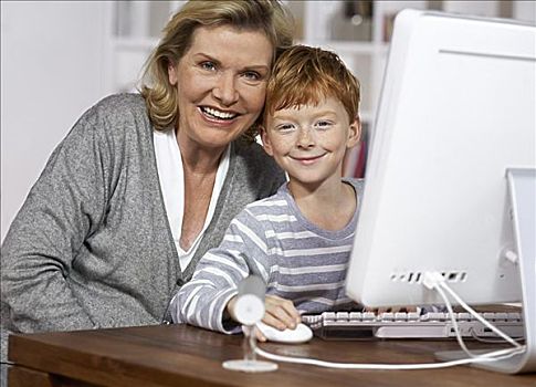 祖母,孙子,用电脑
