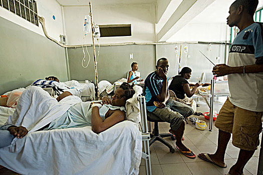haiti,port,au,prince,patient,in,bed,hospital,during,cholera,crisis