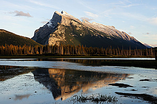 伦多山,反射,维米里翁湖,班芙国家公园,艾伯塔省,加拿大,北美
