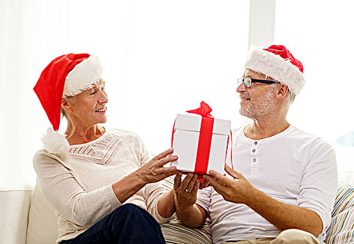 家庭,休假,圣诞节,岁月,人,概念,高兴,老年,夫妻,圣诞老人,帽子,礼盒,在家