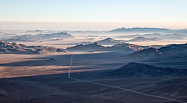 隔绝,山,脊,碎石路,边缘,纳米布沙漠,沿岸,雾,后面,航拍,自然保护区,纳米比亚,非洲