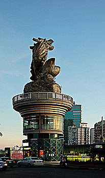 台湾高雄爱河沿岸的,鳌跃龙翔,雕塑