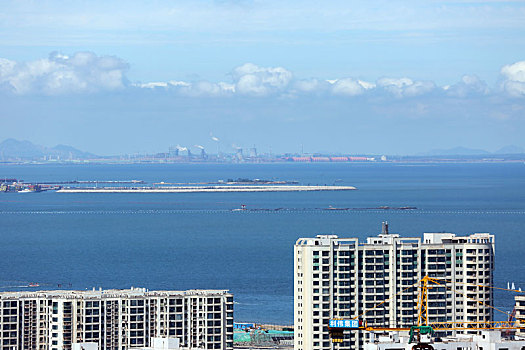 雨过天晴蔚蓝大海惹人醉,蓝天碧海,下的海景房让人神往