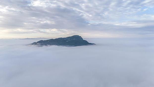 重慶酉陽,霧平如鏡好似,神龜出海